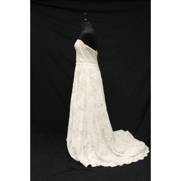 Lillian West 66115 Sample Wedding Gown Size 14 - Picture 10 of 11